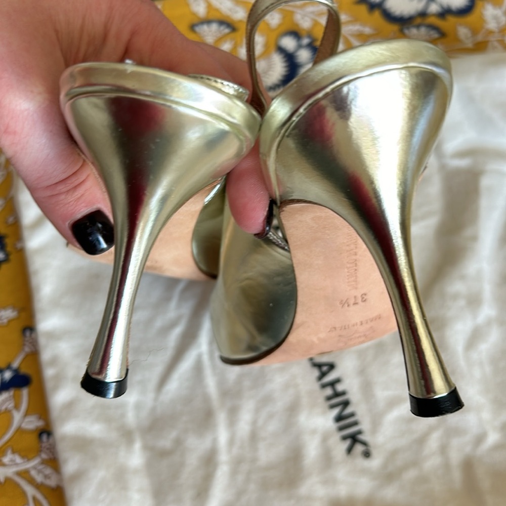 Gold Manolo Slingbacks - Picture 5 of 5